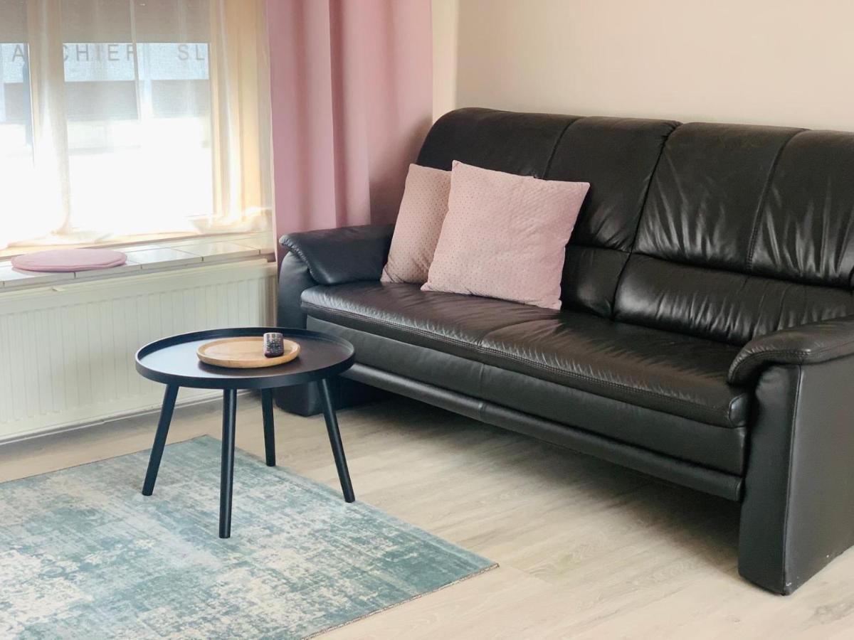 Cosy House In The Heart Of The Center! Apartment Oostburg Bagian luar foto