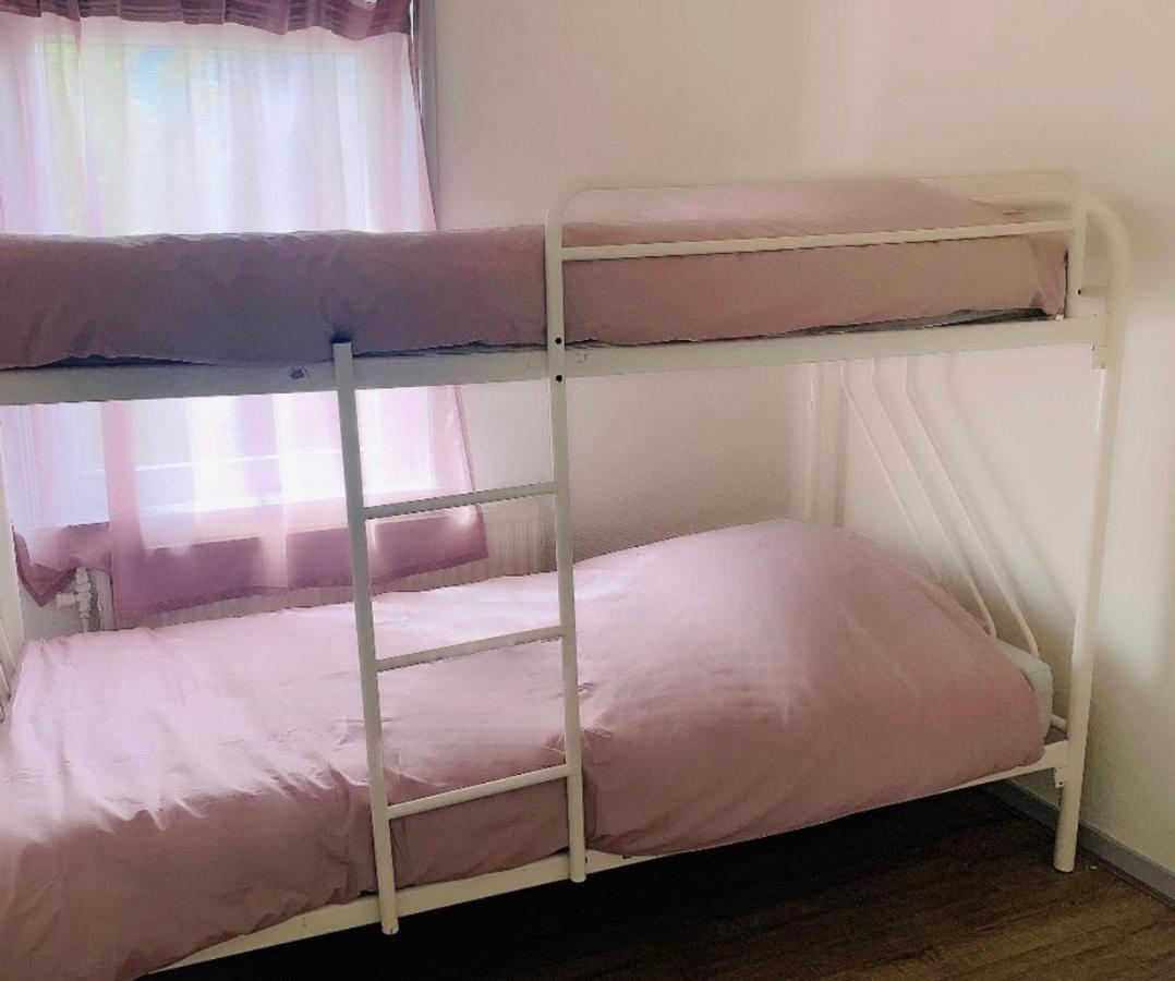 Cosy House In The Heart Of The Center! Apartment Oostburg Bagian luar foto